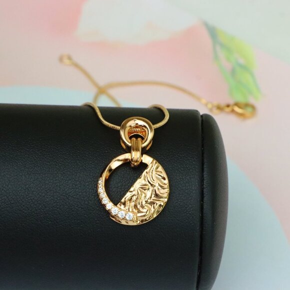"Textured Circle Rose Gold Pendant with Crystals, XPPT1583 - Picture 13 of 13